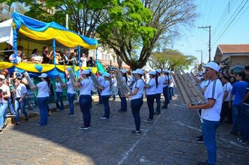 Divinolândia comemorou 07 de Setembro com o tradicional Desfile Cívico