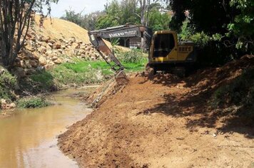 Desassoreamento e limpeza rios do município