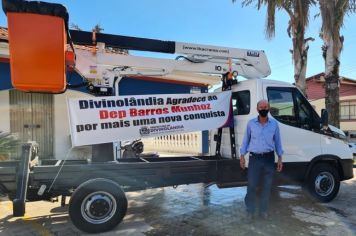 Prefeitura adquire caminhão com cesto aéreo para realização de serviços de iluminação pública no município