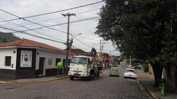 Finalizada instalação de iluminação LED em mais três ruas de Divinolândia