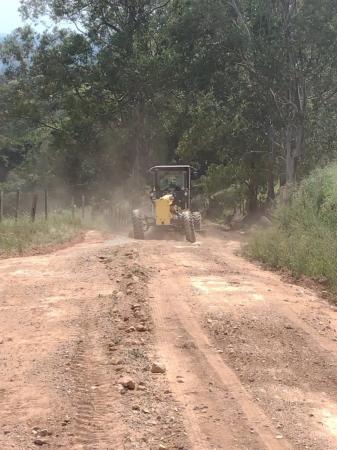 Estradas rurais do município recebem melhoramentos e manutenção
