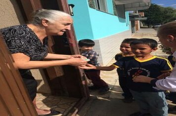 Alunos da escola “Prof. Moacyr Lopes de Carvalho” realizam trabalho de conscientização e coleta de óleo de cozinha